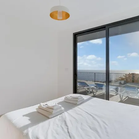Casa Mozart Ii Sea View, Pool & Sunny Retreat Apartment